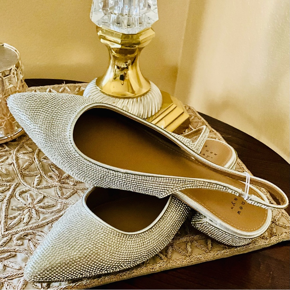 Beautiful bling silver rhinestone shoe, a must for the upcoming season.